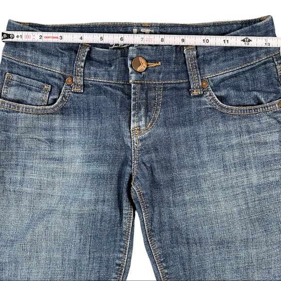 !iT Jeans size 24 medium wash Bermuda jean  shorts, like new condition - Picture 10 of 13